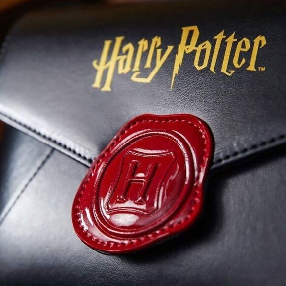 HALLOWEEN SALE Black Leather Harry Potter Hogwarts Letter Crossbody Purse - Picture 4 of 7